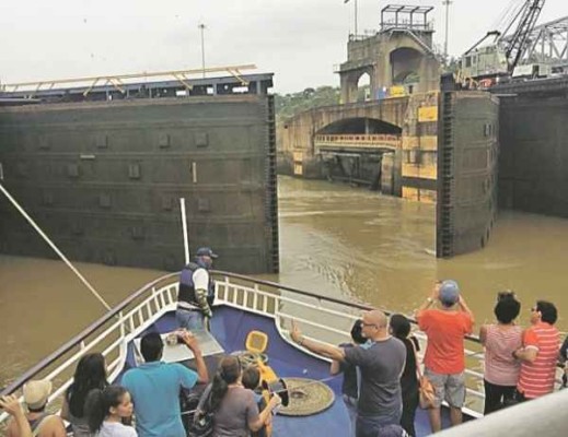 Conoce la historia y la travesía por El Canal de Panamá en nueve horas