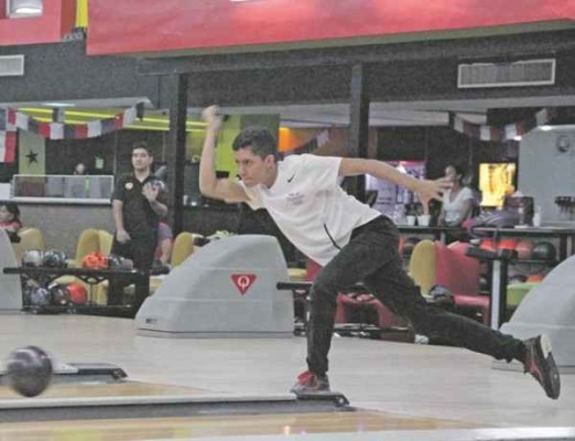 Bolicheros locales se clasifican para eliminatorias y mundial femenino