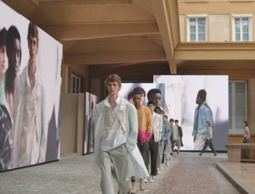 Hermès presenta su colección para un nuevo dandi en París