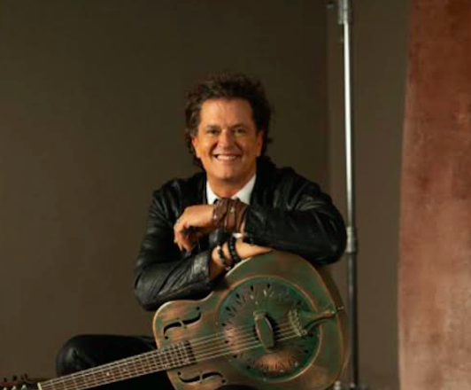 Carlos Vives vuelve a las raíces de la grabación con “El Ultimo Disco Vol. 1”