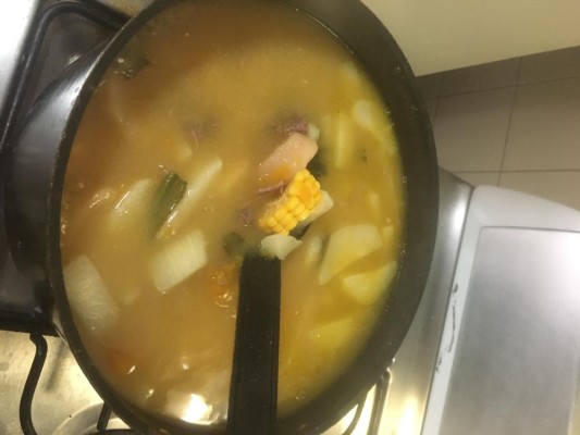 Una sopa de carne al estilo panameño