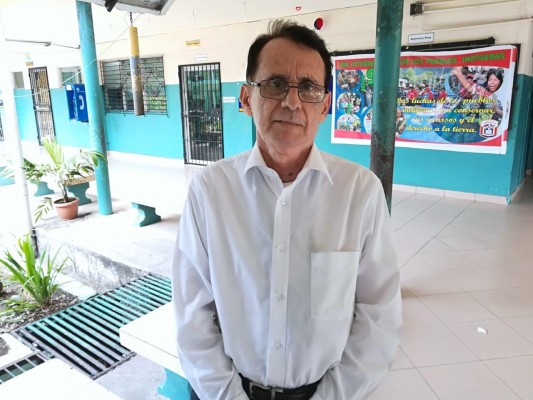 Historiador panameño denuncia negligencia en la CSS, le notificaron la muerte de su madre 12 días después