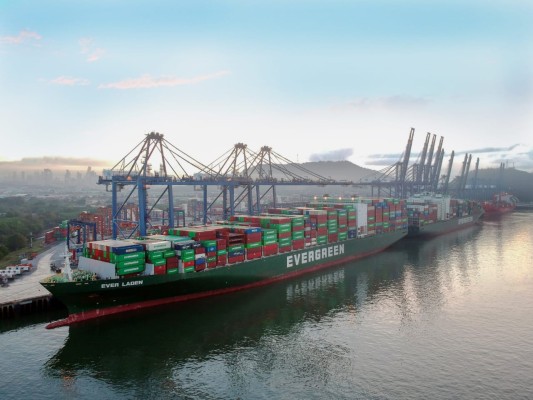 El estado panameño renueva la concesión a Panama Ports
