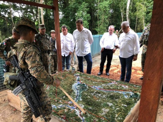 Varela agradece a los miembros del Senafront y la fuerza armada colombiana