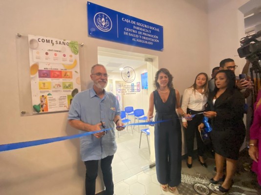 CSS abre farmacia en el Mercado San Felipe Neri