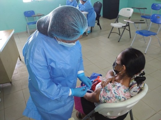 Este lunes iniciará vacunación a pacientes crónicos en Colón