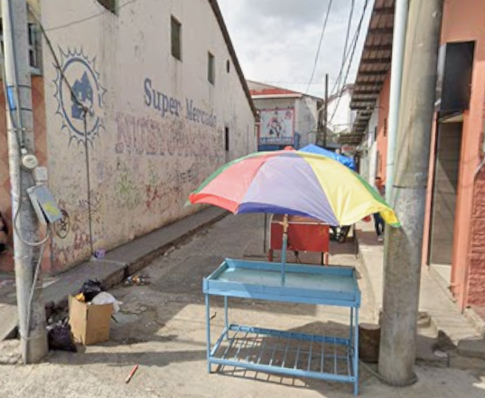 ML | Espacio ocupado por los buhoneros.