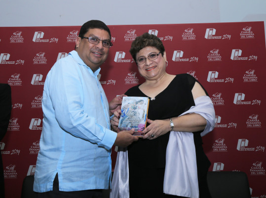 Primera edición de libros a ganadores del Ricardo Miró 2018