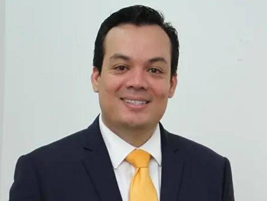 Red de diplomas falsos operaba en siete provincias