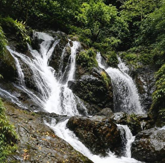 Finca Agroturística Las Cascadas entre senderos y mirador