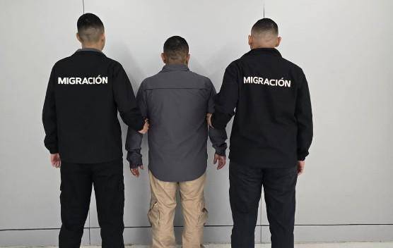 Retienen a colombiano con lingotes de oro valorados en casi $2 millones