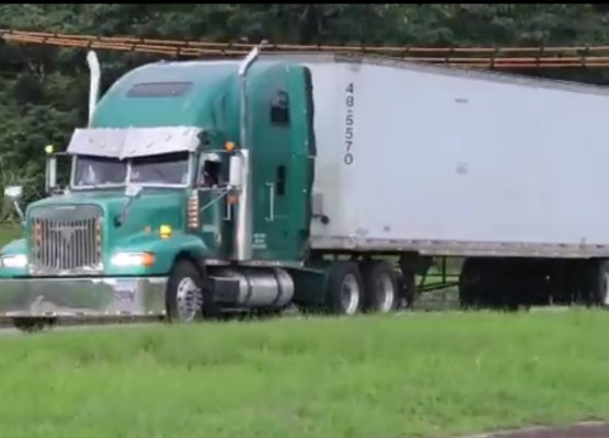 Ante los cierres de vías, productores piden que dejen circular a vehículos de carga agrícola