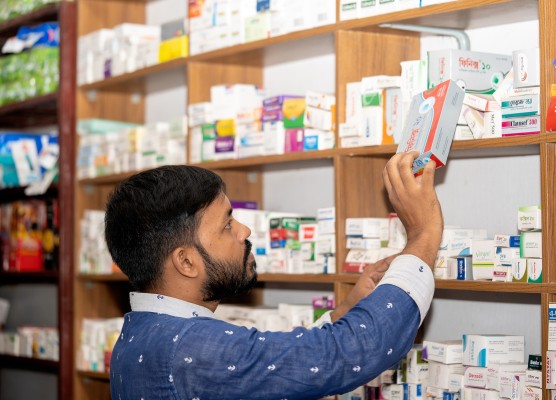 Propietarios de farmacias se oponen al descuento del 30%