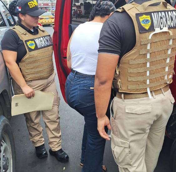 Migración detecta a 10 extranjeros con estatus irregular durante operativo en Calidonia
