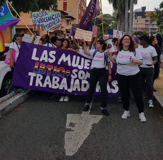 ML | Marcha realizada por militantes de la Coalición Internacional de Mujeres y Familias (CIMUF) en Panamá.