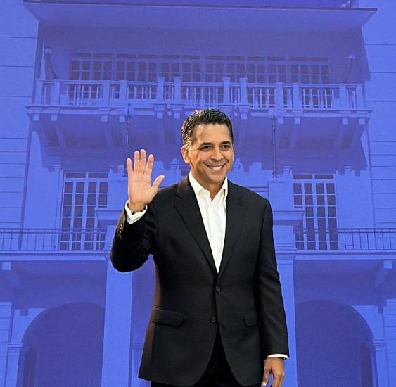 Presidente Mulino ordena inmediata restauración del monumento chino