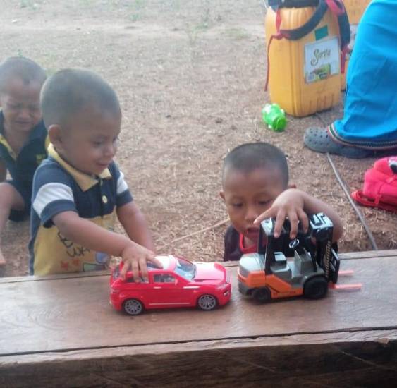 Contrastes de las festividades decembrinas en Bocas del Toro