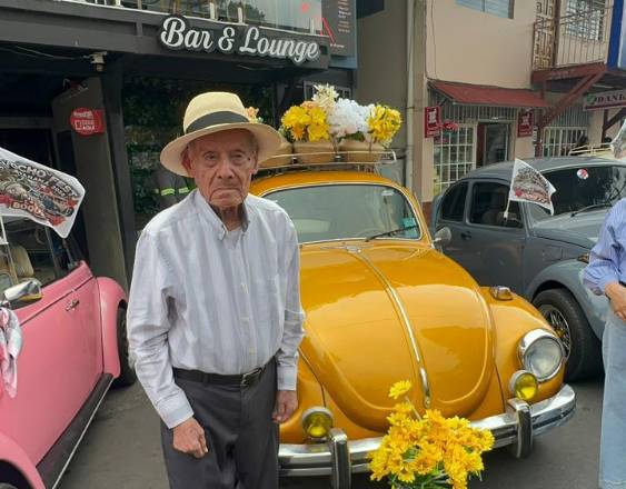 Cortesía | Juan Quiroz en una exhibición de autos en Boquete.