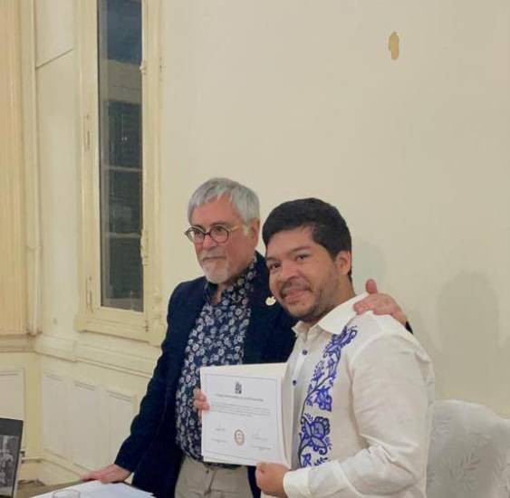 Alvarado, ciudadano distinguido en La Plata