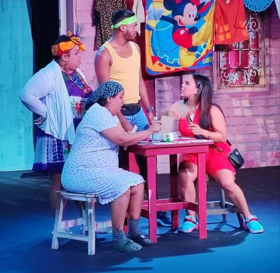 Teatro Metropolitan abre con obra local