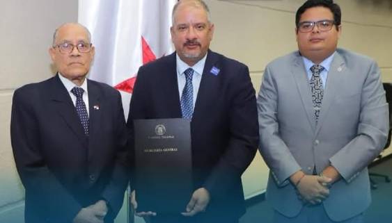 Asamblea aprueba a Omar Castillo como nuevo subcontralor general de la República