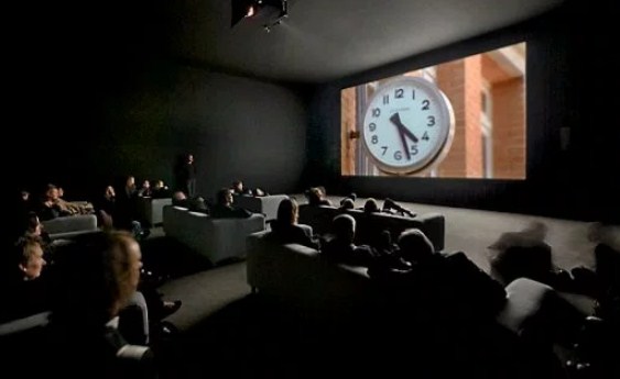 Las 24 horas de vídeo de 'El reloj' de Marclay se proyectan en la Tate Modern