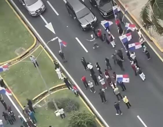 ML | Protesta en la Cinta Costera.
