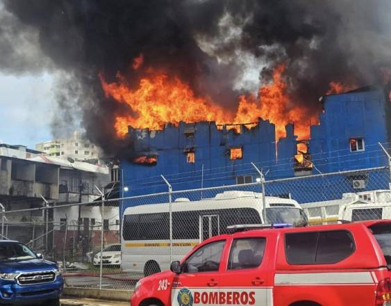 ML | Bomberos en el lugar.