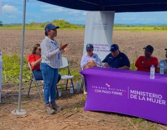 ML | Mujeres durante la jornada.