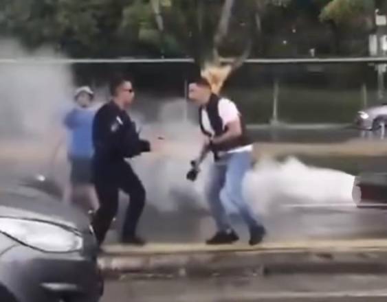 ML | Agresión a un oficial en manifestación en la UP en 2025.