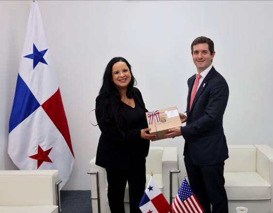 Panamá fortalece sus relaciones internacionales durante la Asamblea General de la OEA