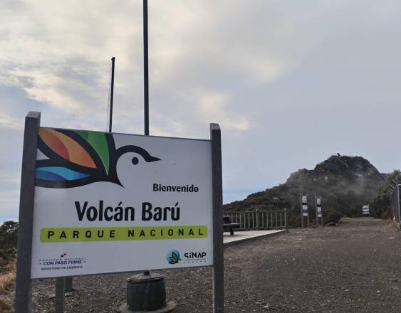 ML | Letrero que indica la entrada del Parque Nacional Volcán Barú.