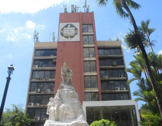 ML | Edificio de la rectoría de la Universidad de Panamá.