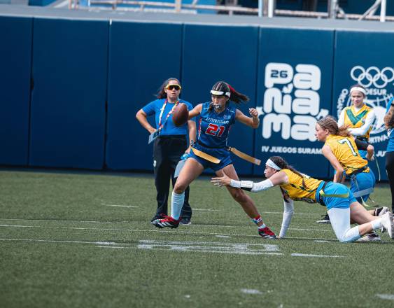 Cortesía Anna Heart - COP | Equipos femeninos juveniles de flag football de Panamá y Brasil, en competencia de los IV Juegos Suramericanos de la Juventud Panamá 2026.