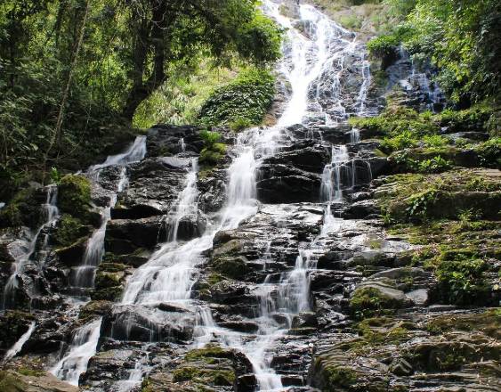 @cascadalagloria.capira | Esta cascada se encuentra a solo 2 horas y 40 minutos de la ciudad.