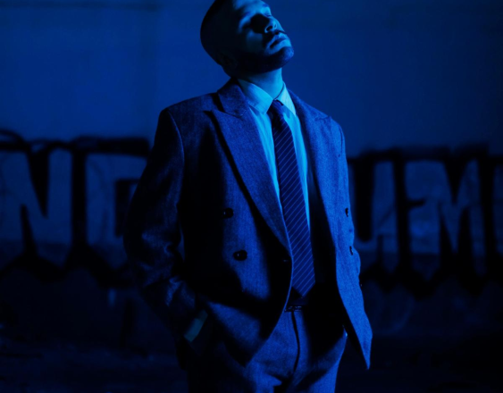 Carlos Zaur lanza su nuevo sencillo “Es Muy Cobarde”