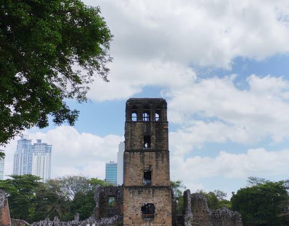 Maribel Salomón | Ruina de Panamá La Vieja.