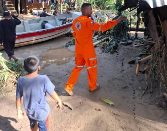 ML | Personal del Sinaproc durante una evaluación a una vivienda.