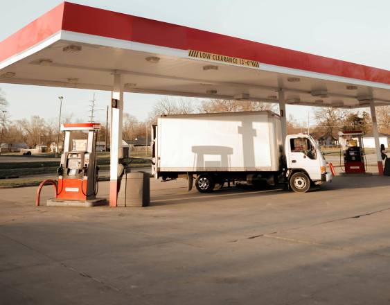 Alza del combustible eleva tarifas y costos de operación