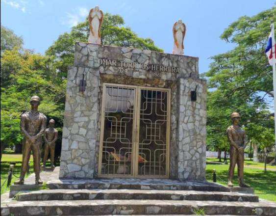 ML | Mausoleo en honor al general Omar Torrijos Herrera.