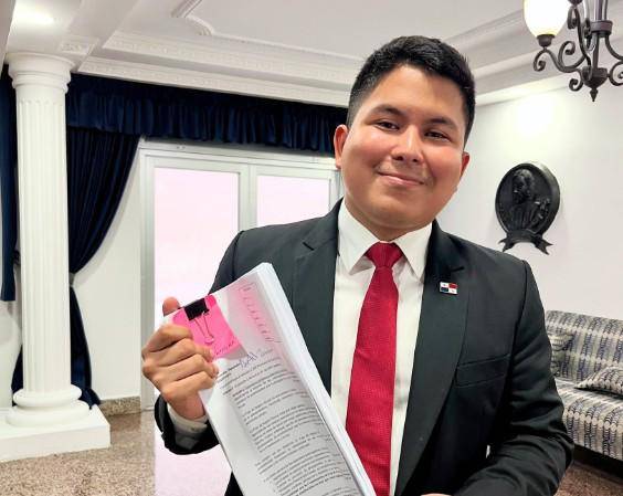 El diputado Neftalí Zamora se separa de la bancada Vamos