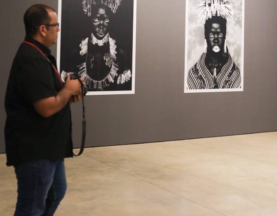 Inauguran la exposición “No todos los días son iguales”