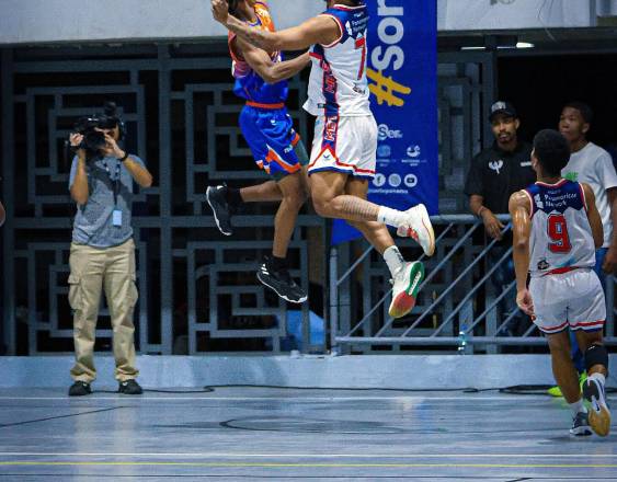 Cortesía Fepaba | Jugadores de baloncesto en un partido.