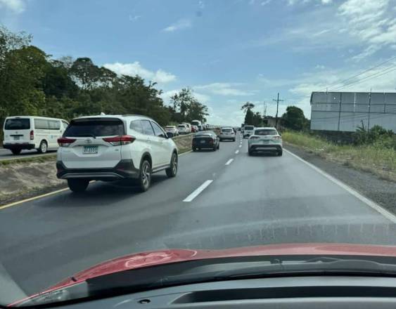 Cortesía @traficocpanama | Tráfico en la vía Interamericana cerca de La Arenosa, en Capira.