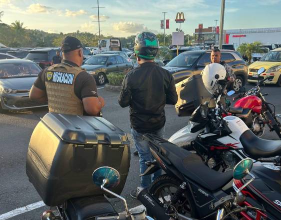 Migración y ATTT desarrollan operativo a motorizados en Albrook