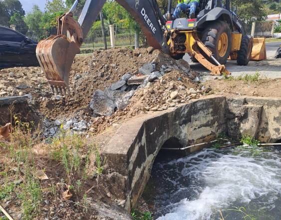 Conexiones ilegales afectan el suministro de agua en Panamá Este