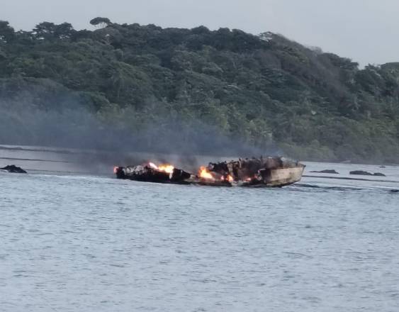 AMP investiga incendio de dos embarcaciones en Miramar en Colón