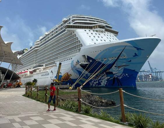 ML | Un crucero que arribó en el puerto Colón 2000, para que los turistas conozcan la provincia.