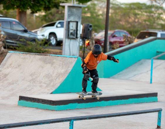 cortesía | Uno de los competidores en la pista de patinaje.