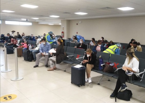 Llegan a Panamá 156 personas repatriadas desde Venezuela